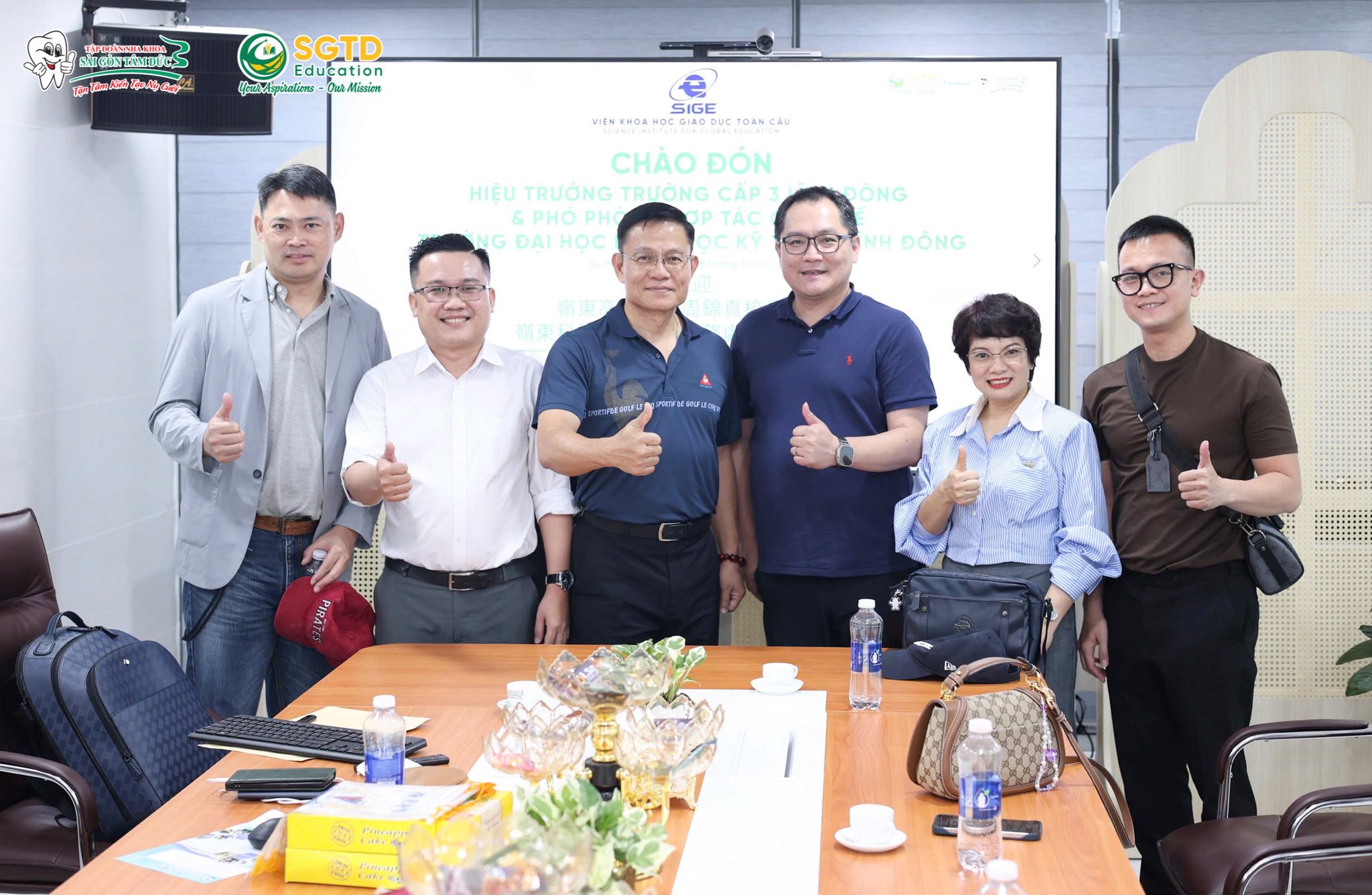 Đón tiếp Đoàn trường Lĩnh Đông